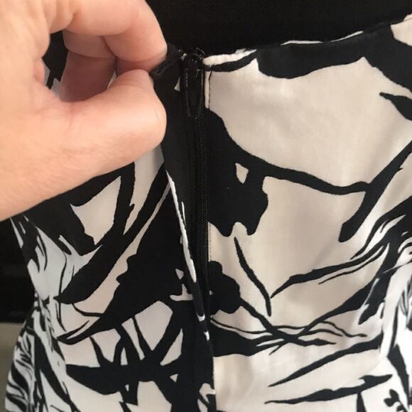 Breakin Loose Woman's Tank Midi Dress, Black & White, Size 7/8. - Picture 7 of 9